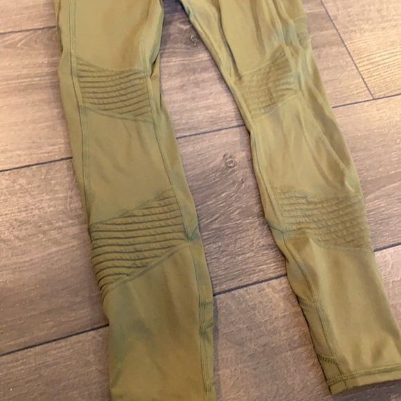 Fabletics Athletic Leggings - Picture 8 of 10